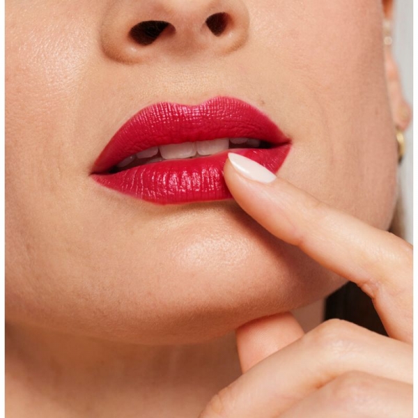 Увлажняющая губная помада ColorLuxe Hydrating Cream Lipstick - Candy Apple 2